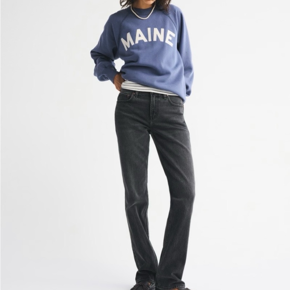 A&F Mid-rise 90’s Straight Jeans